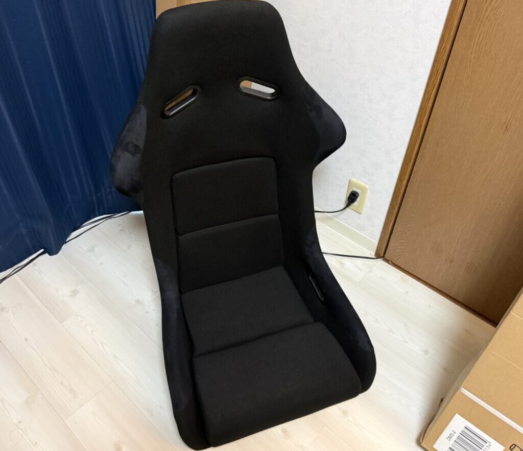 DELE DRS-2に付属するフルバケ風シート