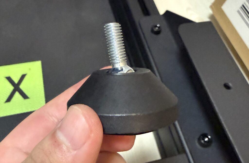 ボールジョイント構造になっているDRS-2の脚
